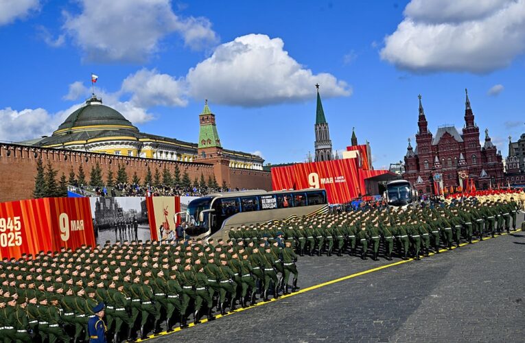 Парад на 9 травня: чому Путін не хоче техніки