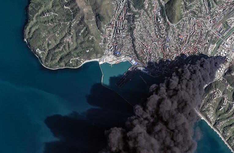 Пожежа на НПЗ в Туапсе: дим розтягся на 300 км і досяг Ставрополя