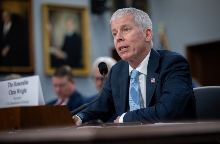 “Прагматичне рішення”: у США прокоментували послаблення санкцій проти РФ