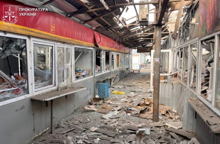 РФ атакувала ринок у Нікополі: п’ятеро загиблих та понад 20 поранених