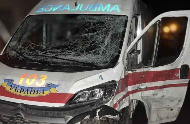 РФ під час перемир’я атакувала “швидку” на Сумщині: є поранені