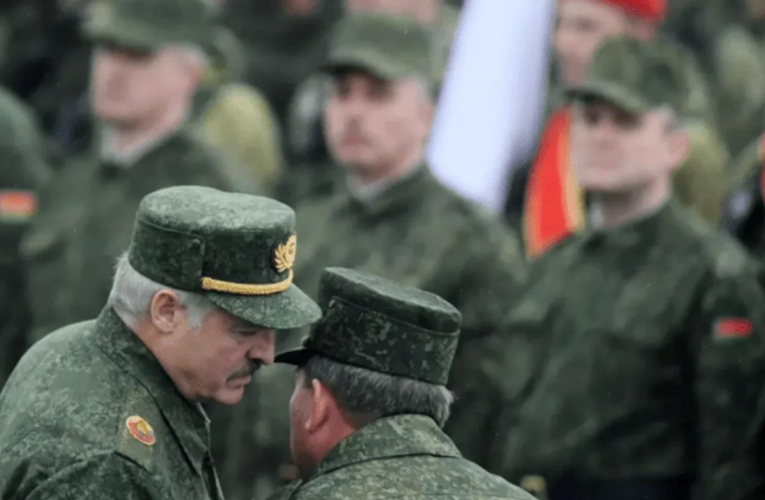 Росія тягне Білорусь у війну: що означають останні заяви Зеленського