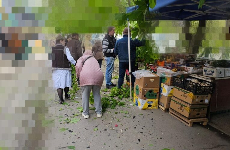Росіяна вдарили по Херсону, троє поранених