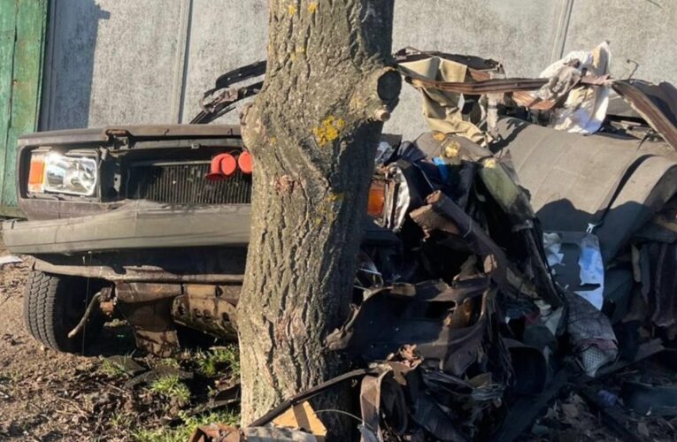 Росіяни атакували цивільне авто в Нікополі, є жертви