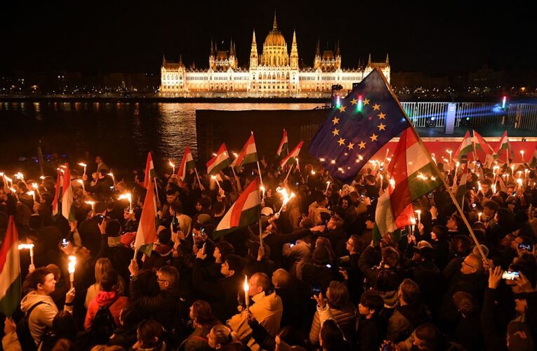 “Росіяни, додому!”. Орбан програв вибори