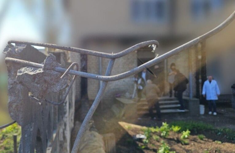 Росіяни вдарили Молнією по лікарні в Херсоні