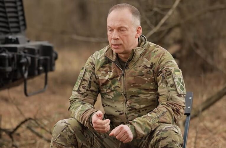 Сирський пояснив, чи замінять штурмові війська десантників