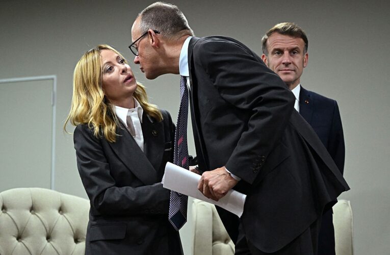 Стали відомі популярні й непопулярні лідери демократичних країн