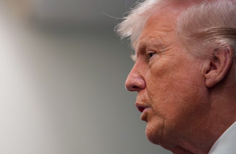 Трамп погодився припинити бомбардування Ірану