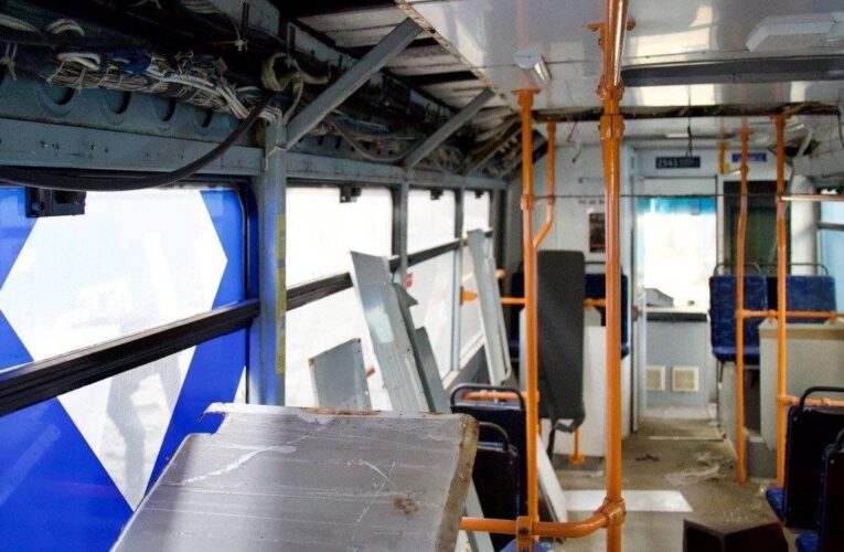 У Дніпрі російський дрон влетів у тролейбусне депо