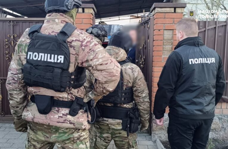 У Кропивницькому викрили групу квартирних шахраїв