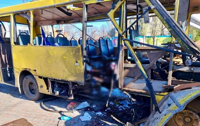 У Нікополі росіяни обстріляли автобус: троє загиблих