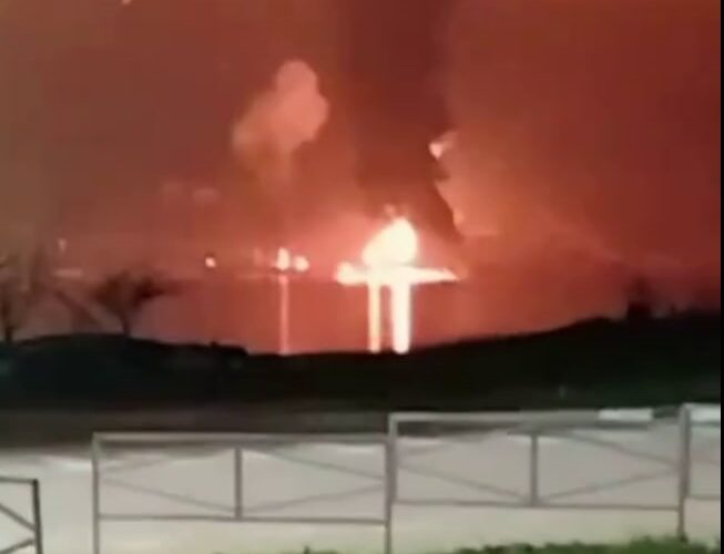 У Новоросійську через БпЛА знову палає порт – ЗМІ