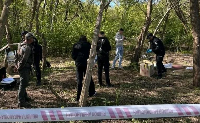 У парку Львова знайшли сумку з тілом немовляти