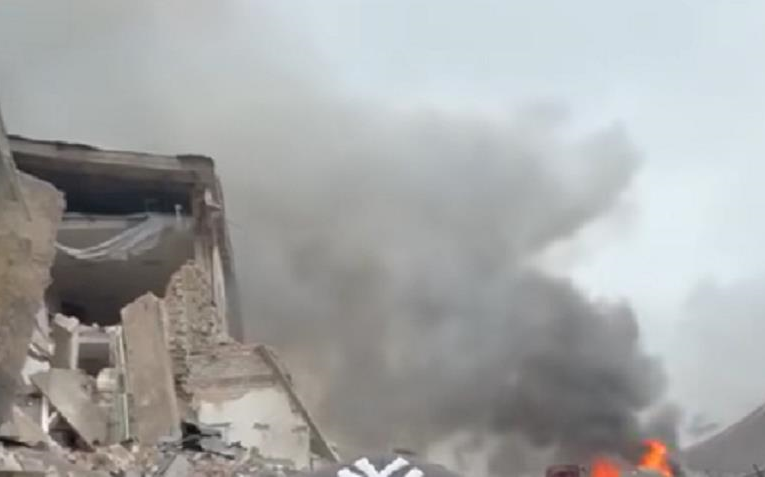 У Словʼянську через обстріли зруйнований навчальний заклад, є постраждалі