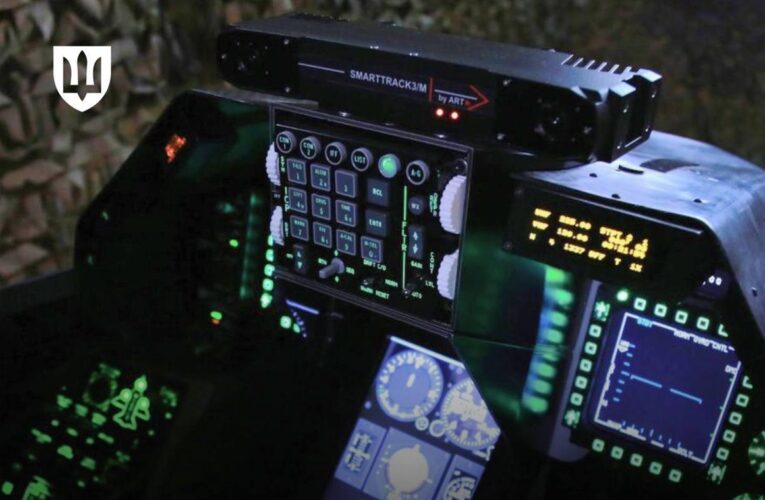 Україна отримала мобільні тренажери для підготовки пілотів F-16