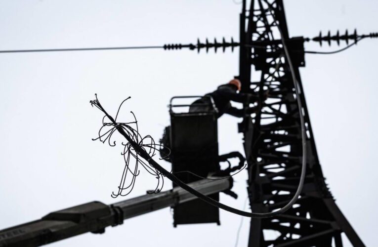 Укренерго заявило про відключення в шести областях