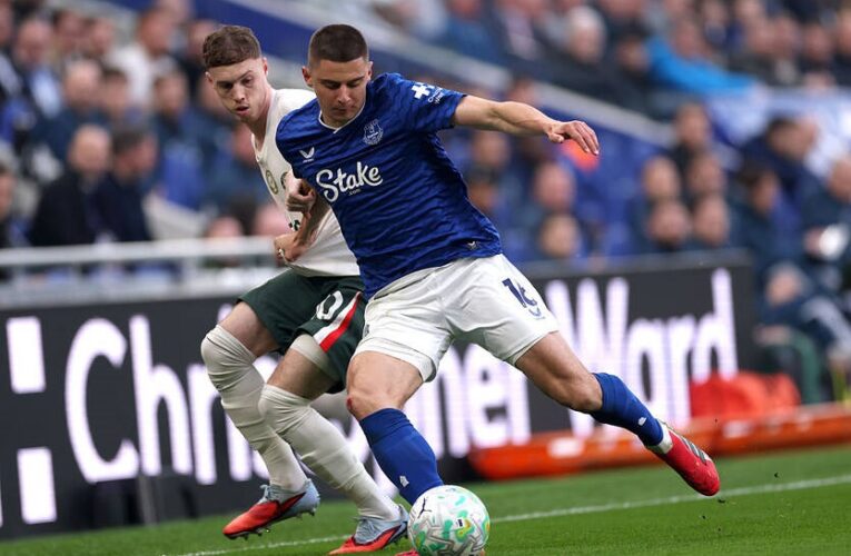 В Евертоні визначилися з долею Миколенка