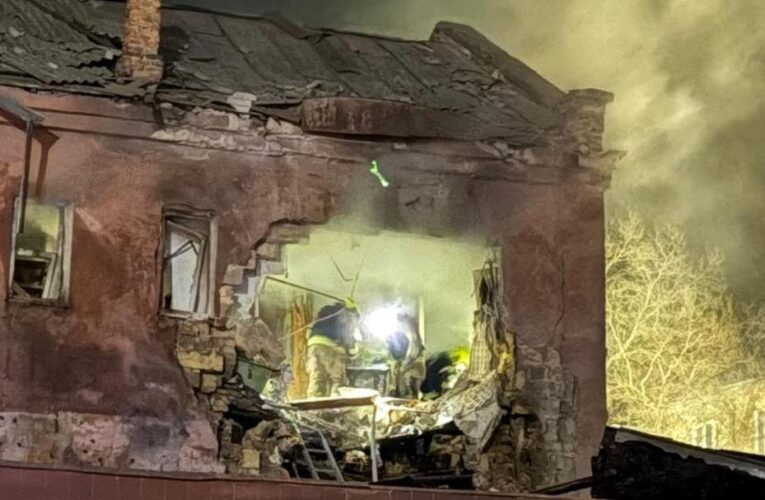 В Одесі БПЛА влучили у житлові будинки