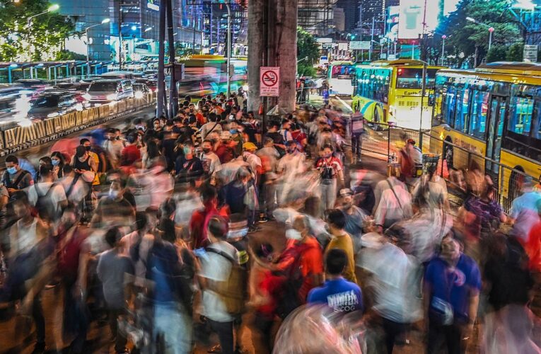 Вчені назвали дату, коли населення Землі досягне 12,4 мільярда