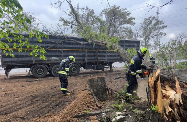 Відключення охопили більшість областей України