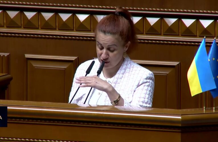Військові почесті під час встановлення кенотафу полеглим воїнам: парламент ухвалив Закон