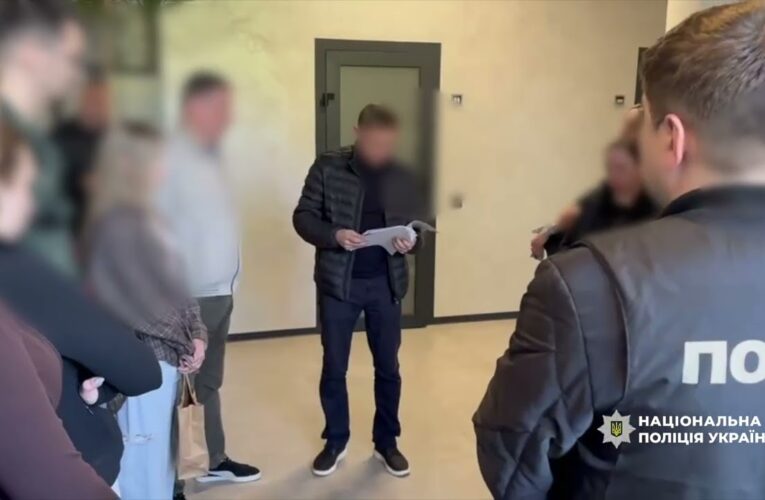 Викрито схему ухилення від сплати майже 40 млн грн податків на «тіньовій» мережі секонд-хенду