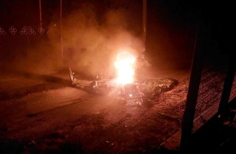 Атака РФ на Дніпро: загорівся дах багатоповерхівки