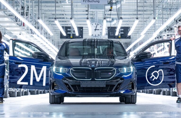 BMW випустила двохмільйонний електромобіль