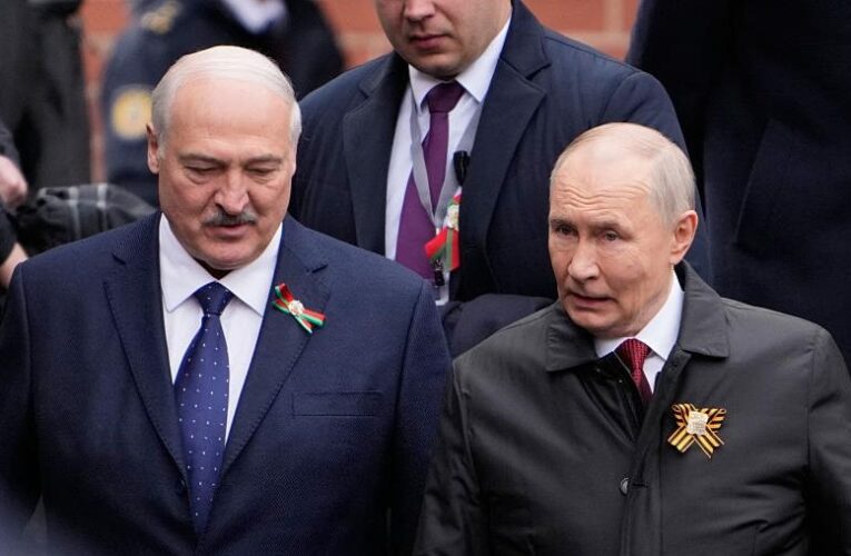Економіка РФ тягне з собою на дно Білорусь – розвідка