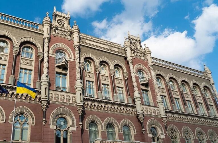 Курс гривні встановив новий антирекорд