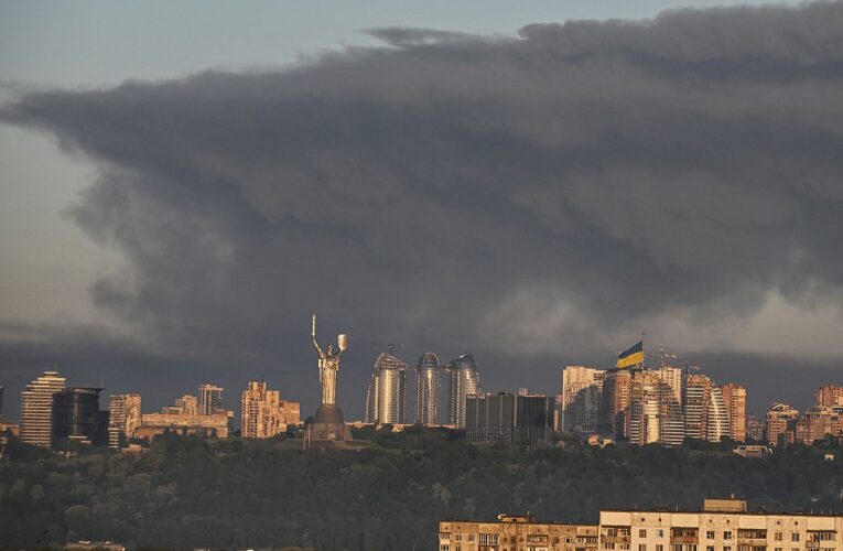 Москва готує нову атаку і закликає покинути Київ