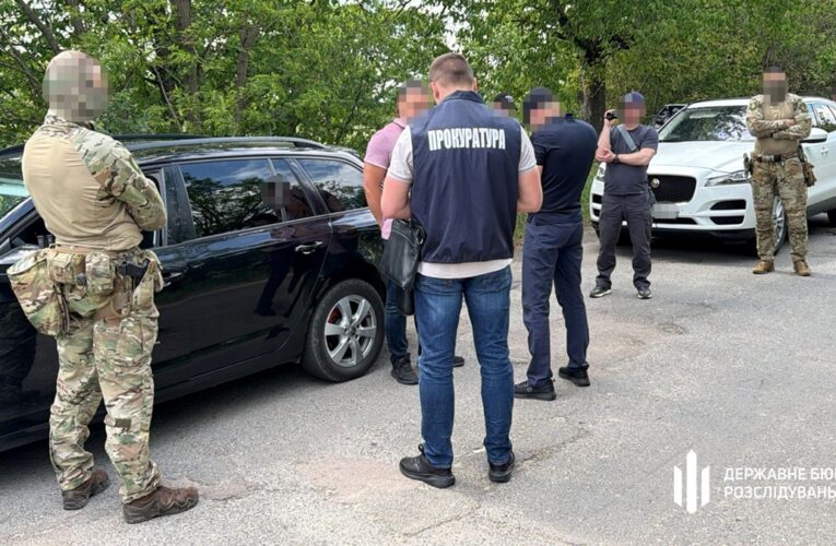 На Закарпатті адвокат вимагав $9 тисяч за закриття справи СЗЧ