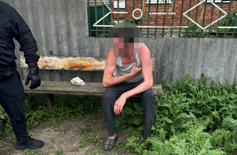 П&rsquo;яного посадовця Держгеокадастру затримали на хабарі