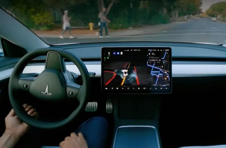 Працівники Tesla не довіряють автопілоту компанії – Reuters