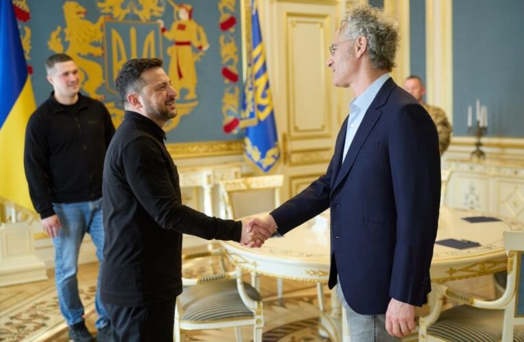 Президент зустрівся з керівником компанії Palantir
