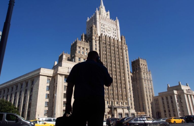 РФ планує подати до суду на країни Балтії за “утиски росіян”