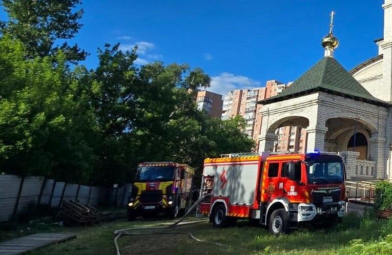 У двох районах Харкова впали російські дрони