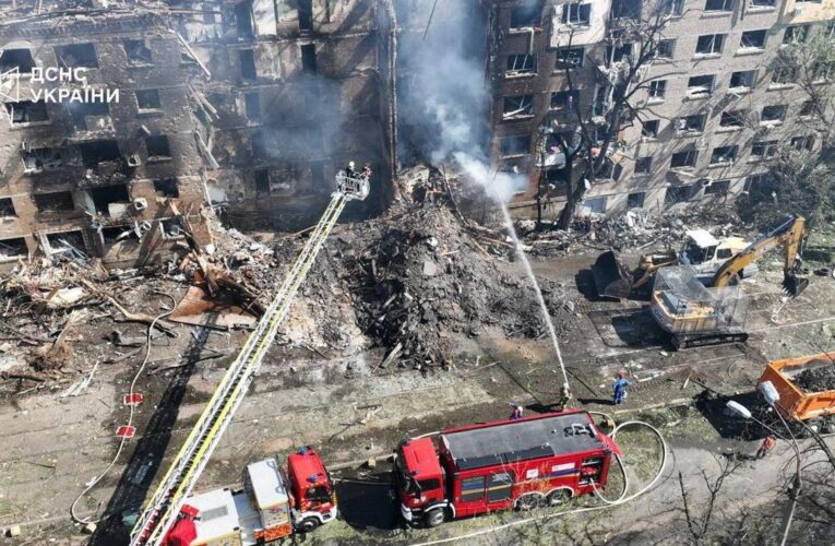 У Києві пошкоджені 300 об’єктів – Зеленський