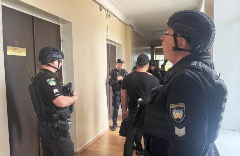 У міськраді на Кіровоградщині сталася стрілянина