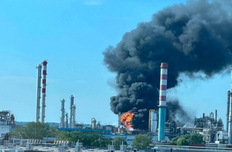 В Угорщині стався вибух на НПЗ, є жертви