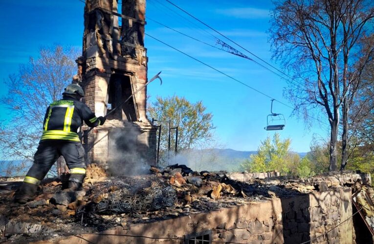 В Закарпатській області спалахнула пожежа на курорті Красія