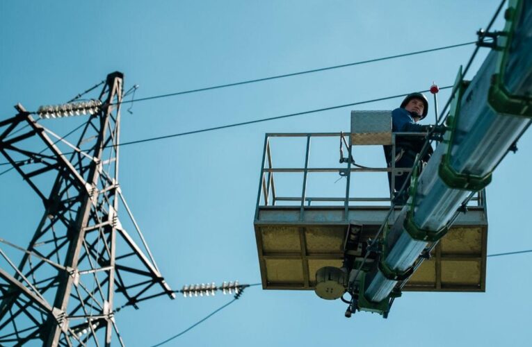 Відключення поширились на вісім областей України
