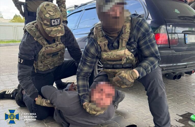 Викрито вісім масштабних схем “ухилентів”