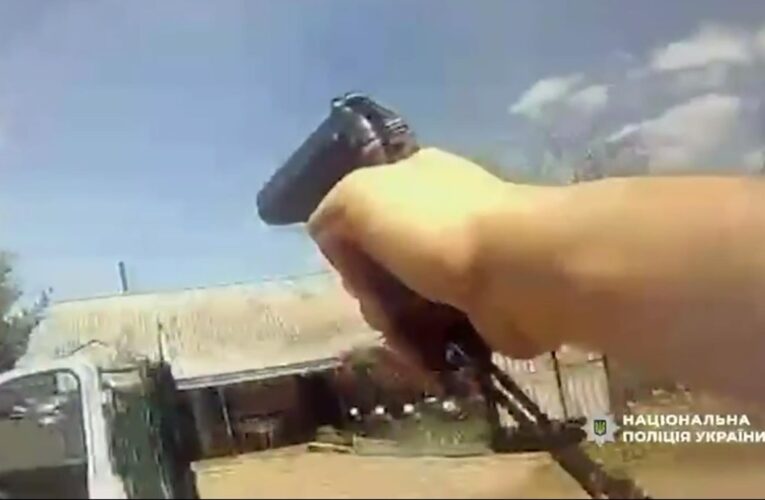 З’явилось відео нападу на поліцію на Хмельниччині