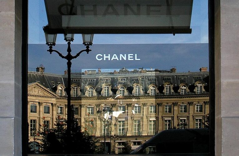 CHANEL представив M&eacute;tiers d&rsquo;Art 2026: сумки у формі фруктів і тварин