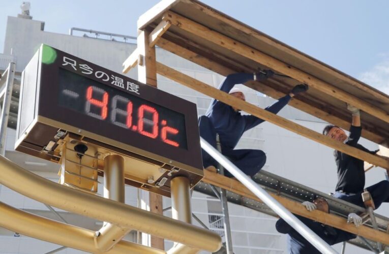 Через небувалу спеку у Франції зупинили два ядерні реактори
