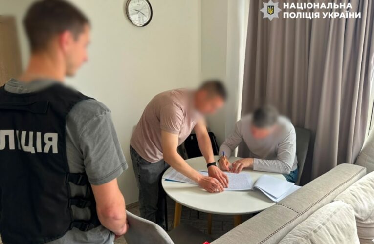 Карандєєв відреагував на закиди у сприянні виїзду за кордон