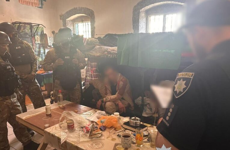 Метадон у милі та буряках: викрито постачання наркотиків до Київського СІЗО