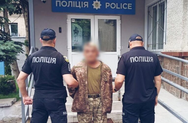 На Київщині військовий з ревнощів вбив жінку і побратима